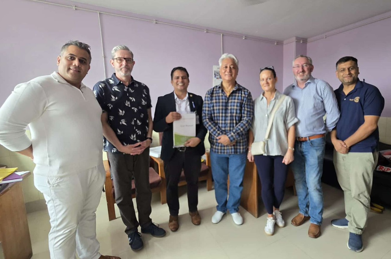 टिचिङ हस्पिटलको बाल शल्य चिकित्सा विभागलाई स्वास्थ्य उपकरण सहयोग