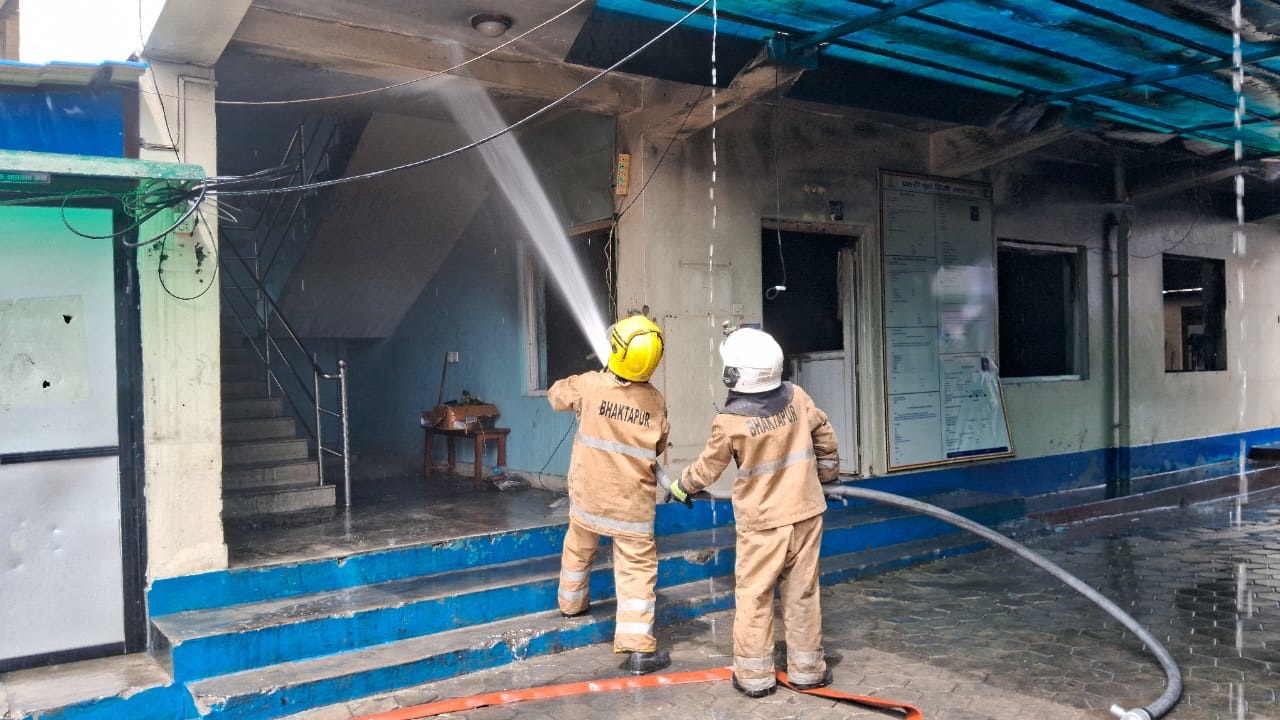 प्रहरी कार्यालयहरूको मर्मतमा जुटे भक्तपुरका स्थानीय