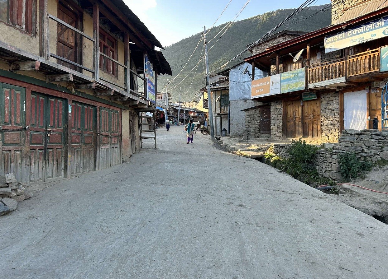 सिमकोट बजार सुनसान, व्यवसाय सञ्चालनमा ल्याउन आग्रह