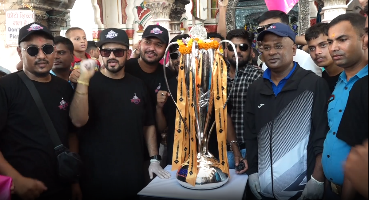एनपिएल दोस्रो सिजन सुरु हुनुअघि जनकपुरधाममा ट्रफी परेड