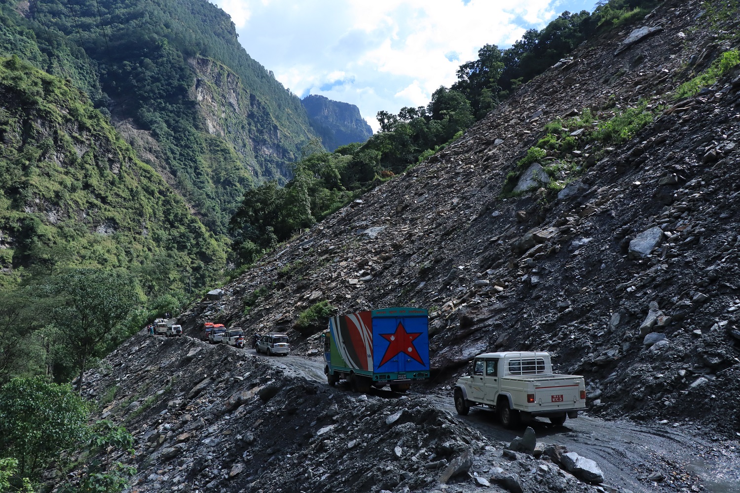 पहिरोले अवरुद्ध कालीगण्डकी कोरिडोर आठ घण्टापछि सञ्चालन