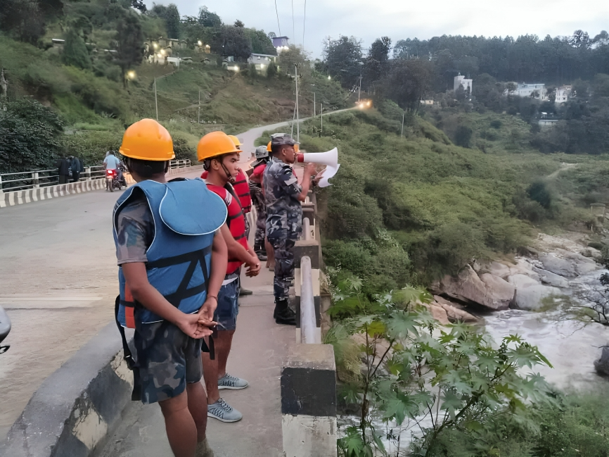 उपत्यकाका जोखिमयुक्त क्षेत्रमा सशस्त्रले सुरु गर्यो गस्ती र माइकिङ