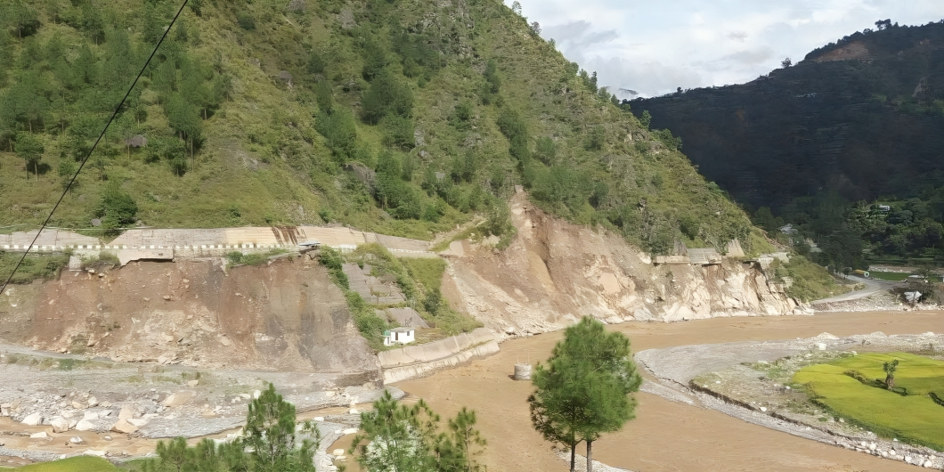 बीपी राजमार्गमा दुईतर्फी नै चल्न थाले गाडी