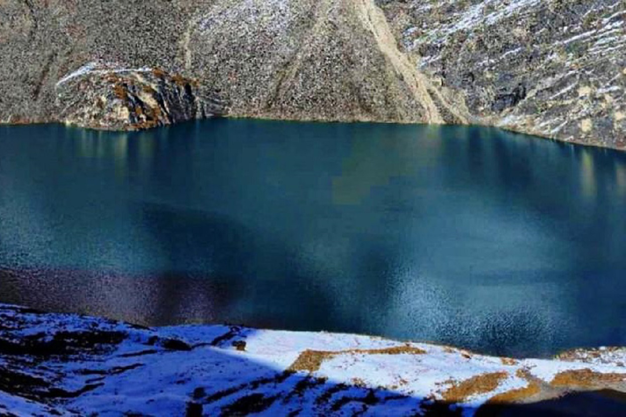 पर्यटकको रोजाइमा गुठिचौरको आकासे ताल