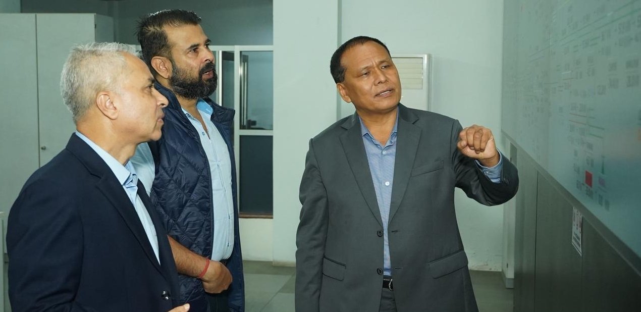 विद्युत् प्रणालीमा सुधारका लागि मन्त्री घिसिङको चासो, भार प्रेषण केन्द्रको अनुगमन