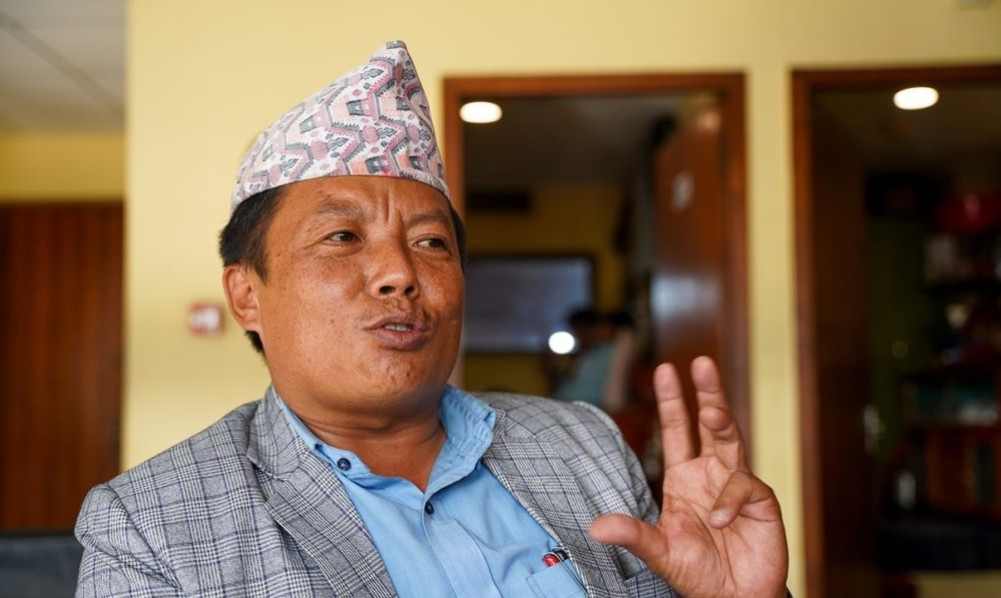 जेनजी हुँ’भन्दै शिक्षकको धम्की, अध्यक्षले दिए उजुरी