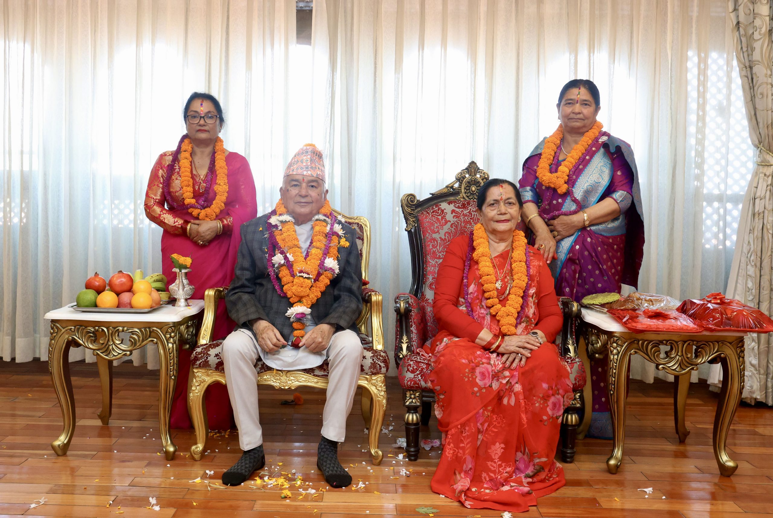 राष्ट्रपति पौडेलद्वारा बहिनीहरूबाट तिहारको टीका ग्रहण (तस्बिरहरू)