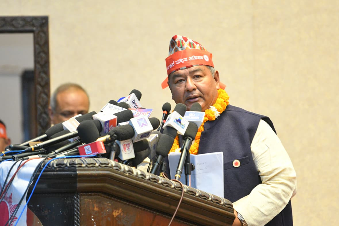 एमालेमा समाहित हुँदै श्रेष्ठले भने– ‘देशलाई निकास दिने सामर्थ्य एमालेसँग मात्रै छ’