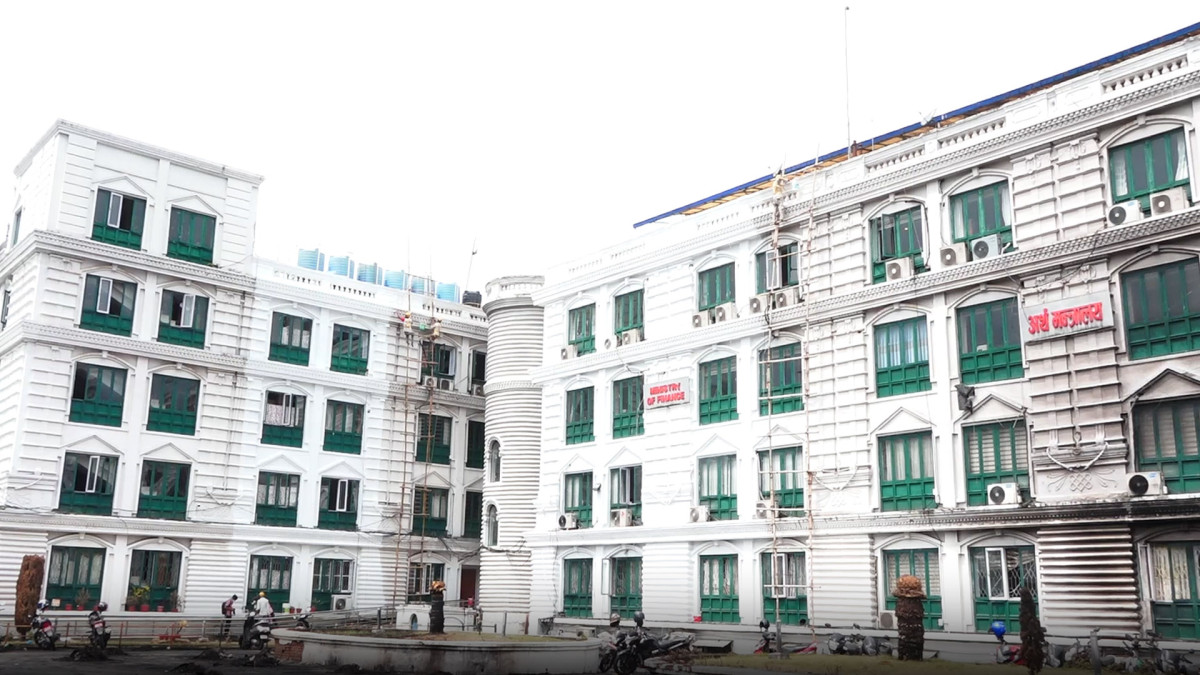 पुँजीगत खर्चमा भारी गिरावट, चालु शीर्षकमा बढ्यो