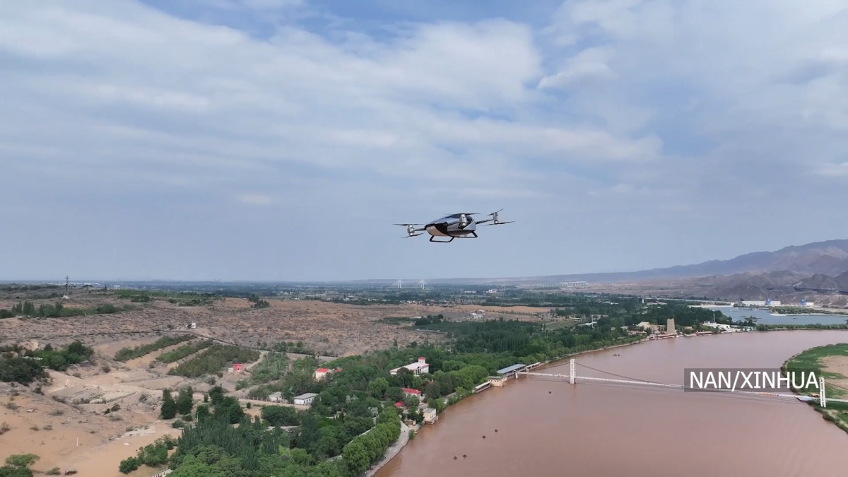 विश्वको पहिलो उड्ने कार कारखानाद्वारा परीक्षण उत्पादन सुरु