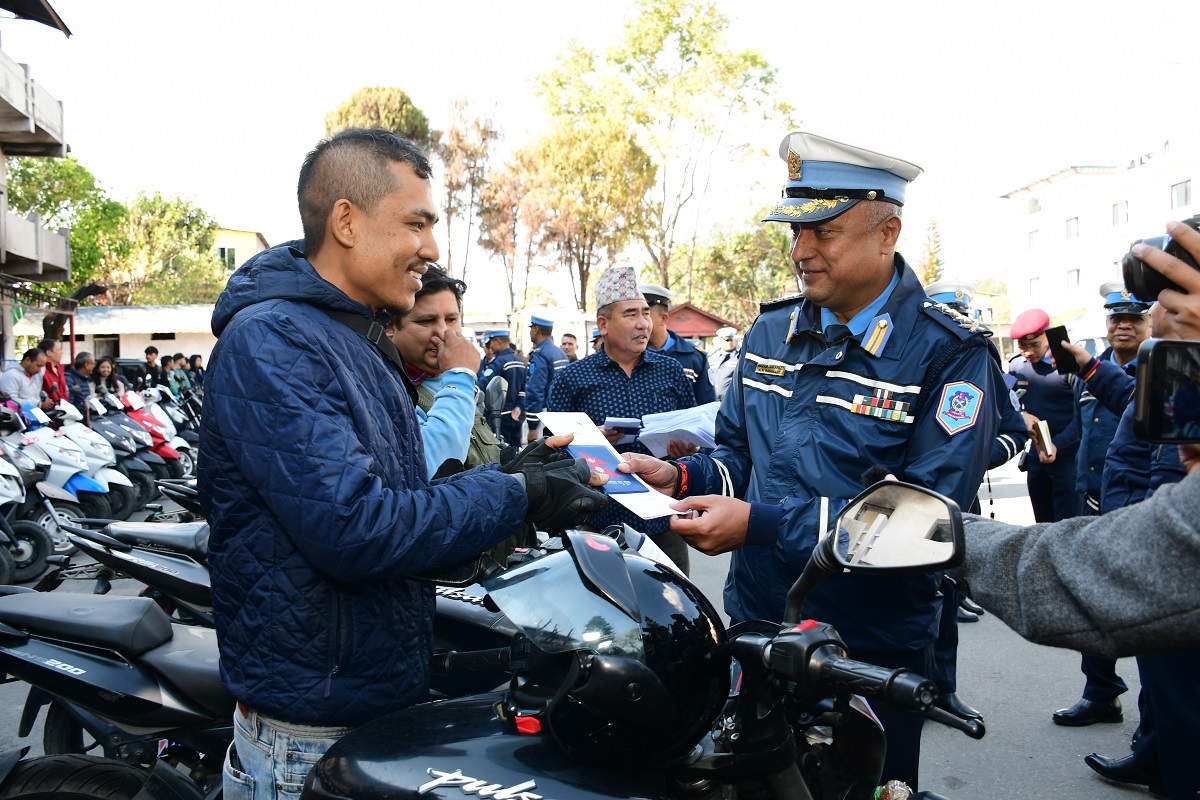 चोरी भएका ५१ मोटरसाइकल र स्कुटर सम्बन्धित धनीलाई हस्तान्तरण