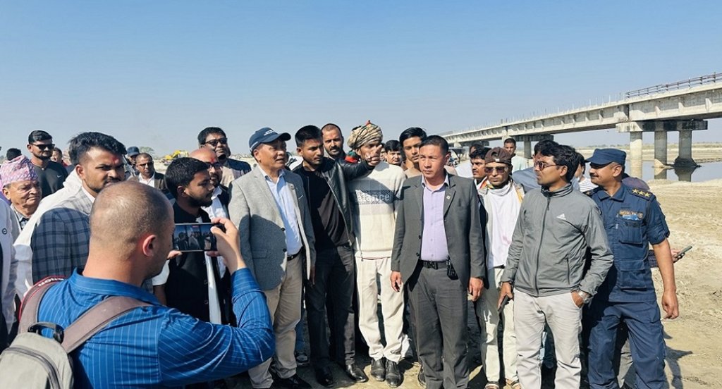 कुलमानको निर्देशनपछि १४ वर्षदेखि अलपत्र कमला पुल ३ महिनाभित्र बनाउन ठेकेदार तयार