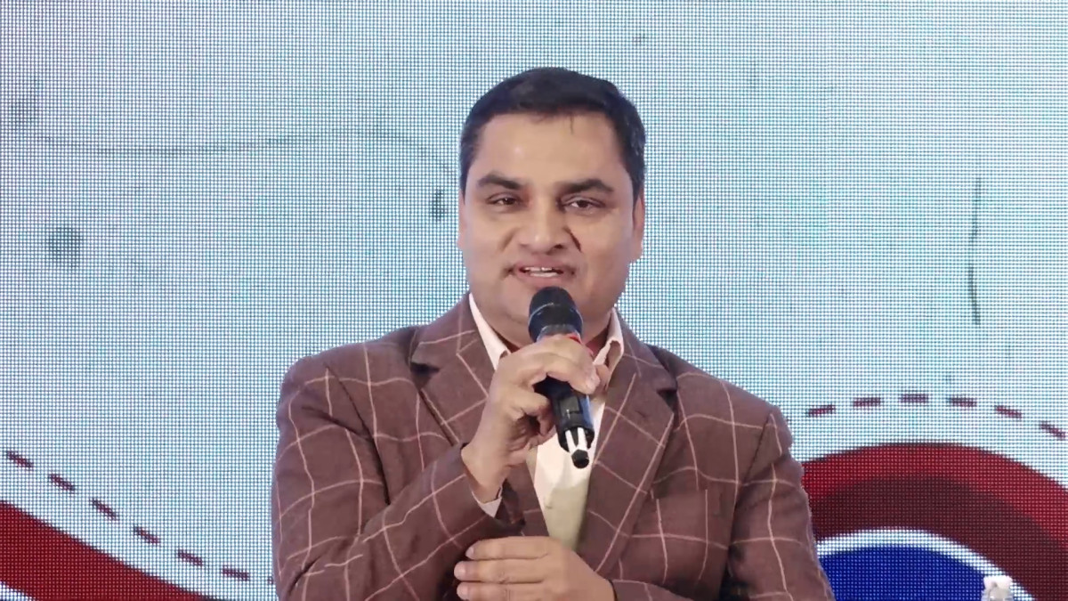 ‘पार्टीभित्र लोकप्रिय तर जनतामा अलोकप्रिय पात्र नेतृत्वमा राख्ने दलहरूको प्रवृत्ति अन्त्य गरिनुपर्छ’