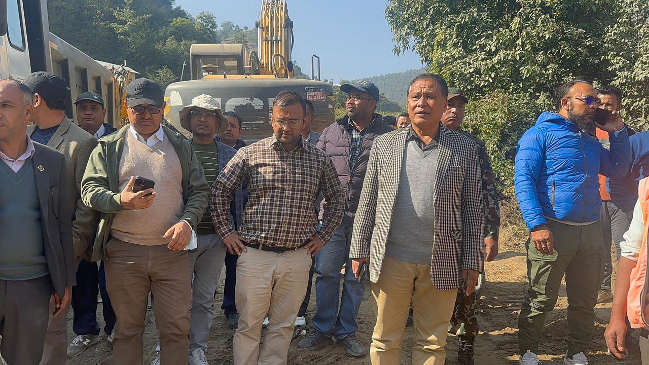 बिपी राजमार्गको पुनर्निर्माण धमाधम (तस्बिरहरू)