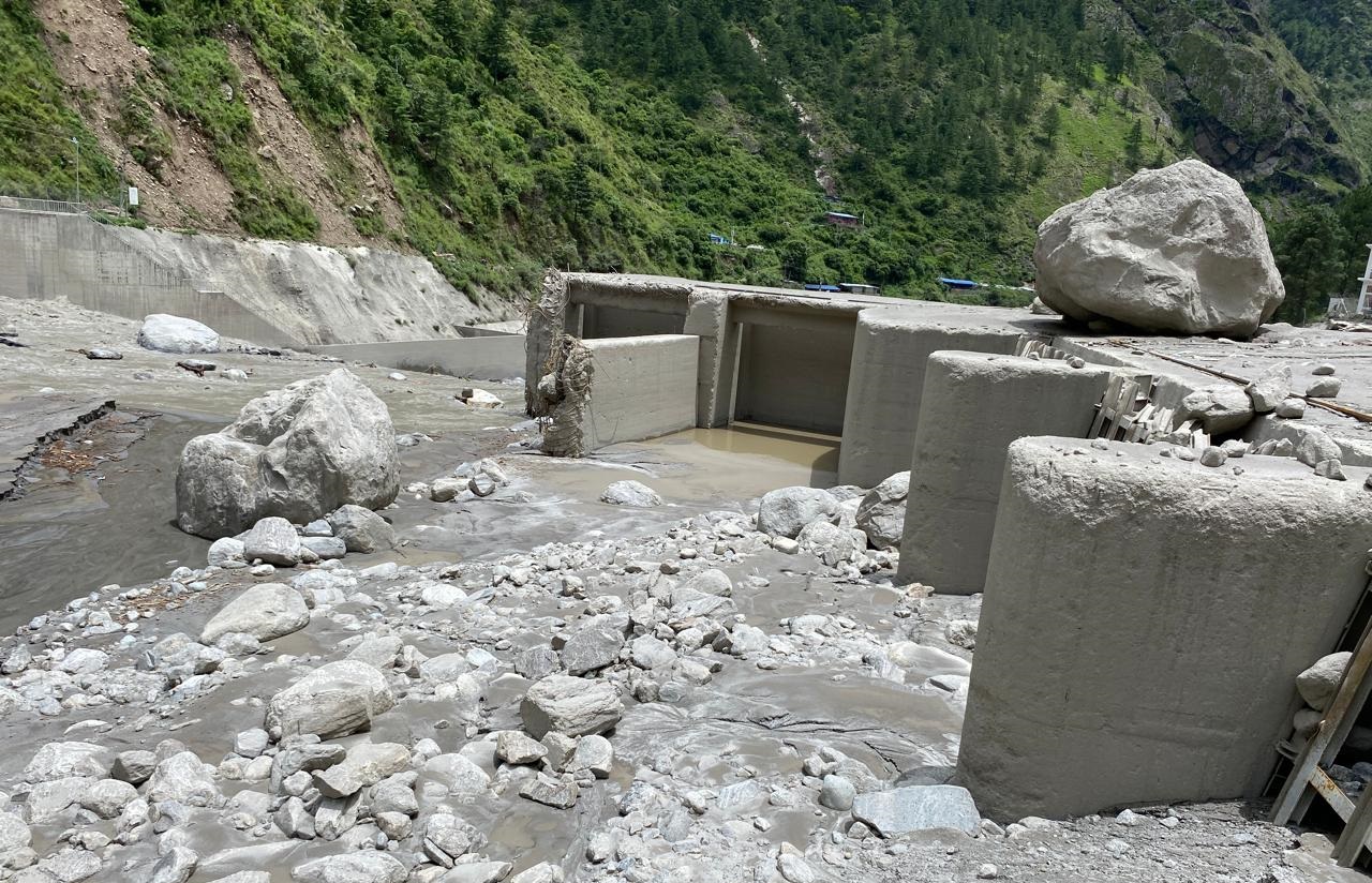 बाढीपहिरोबाट निर्माणाधीन कसुवाखोला हाइड्रोपावरमा क्षति