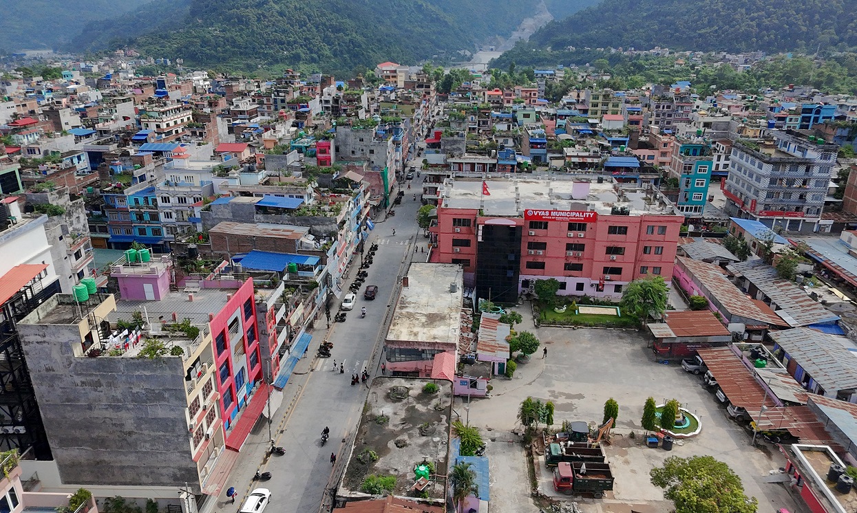 फोहरजन्य वस्तु बिक्री गरी १० लाख आम्दानी