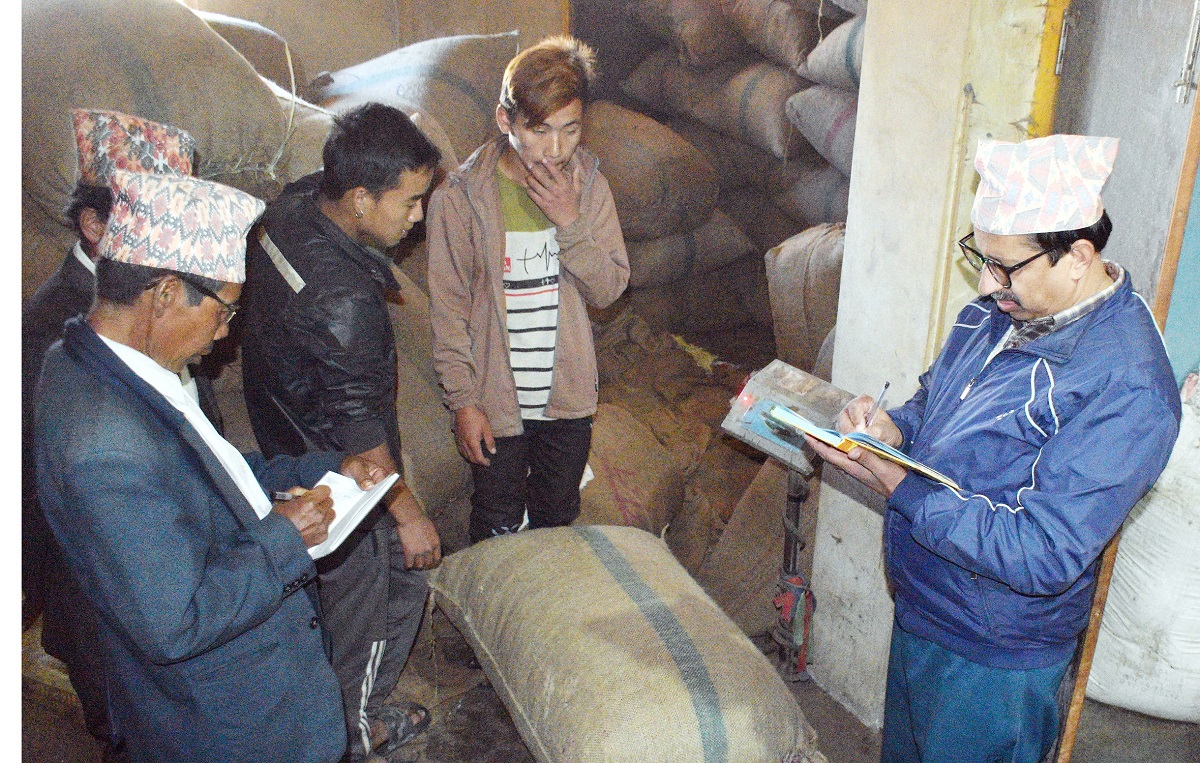 अलैँचीको मूल्यमा निरन्तर गिरावट