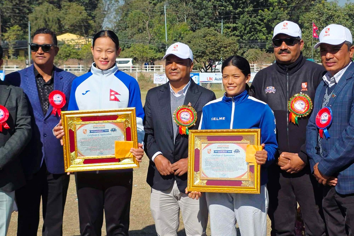 खेलकुद सप्ताह सुरु, दुई खेलाडीलाई नगदसहित सम्मान