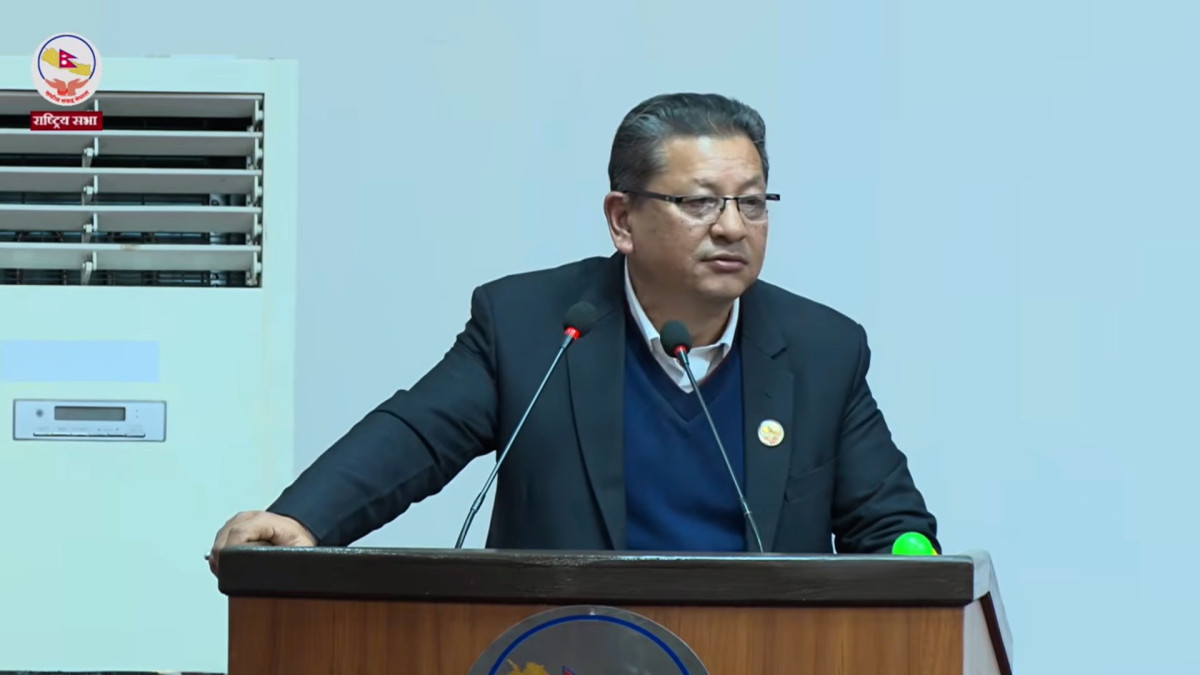 निर्वाचनको जिम्मेवारी बोकेका मन्त्रीहरू मैदान छाडेर भाग्नुभयो: सांसद श्रेष्ठ