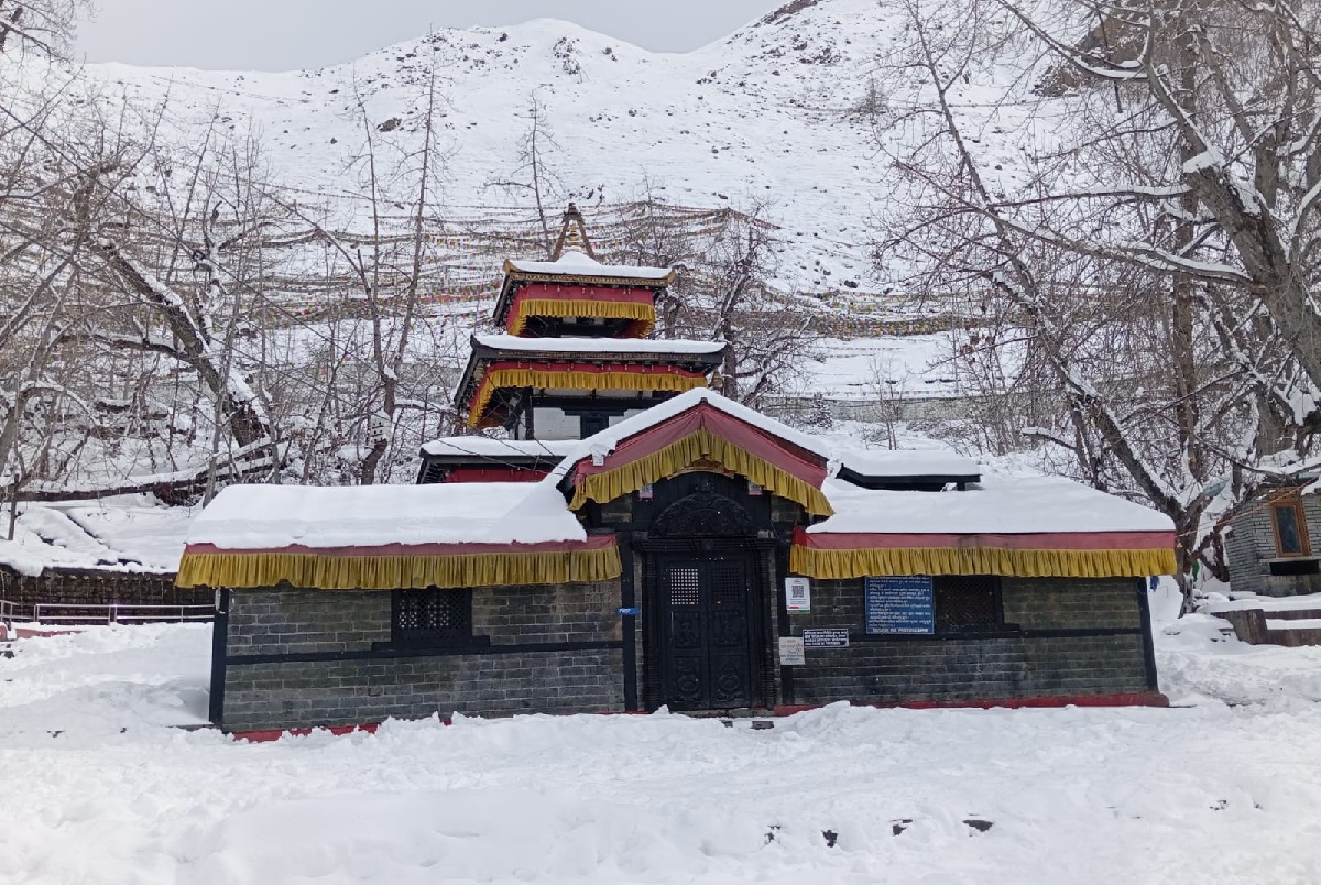 हिमपातपछि मुक्तिनाथ मन्दिर परिसर सुनसान, कागबेनीमै रोकिए दर्शनार्थी