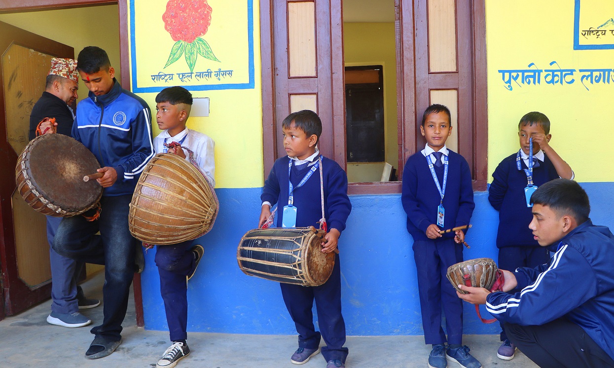 पन्चैबाजा संरक्षणमा जुटे विद्यार्थी