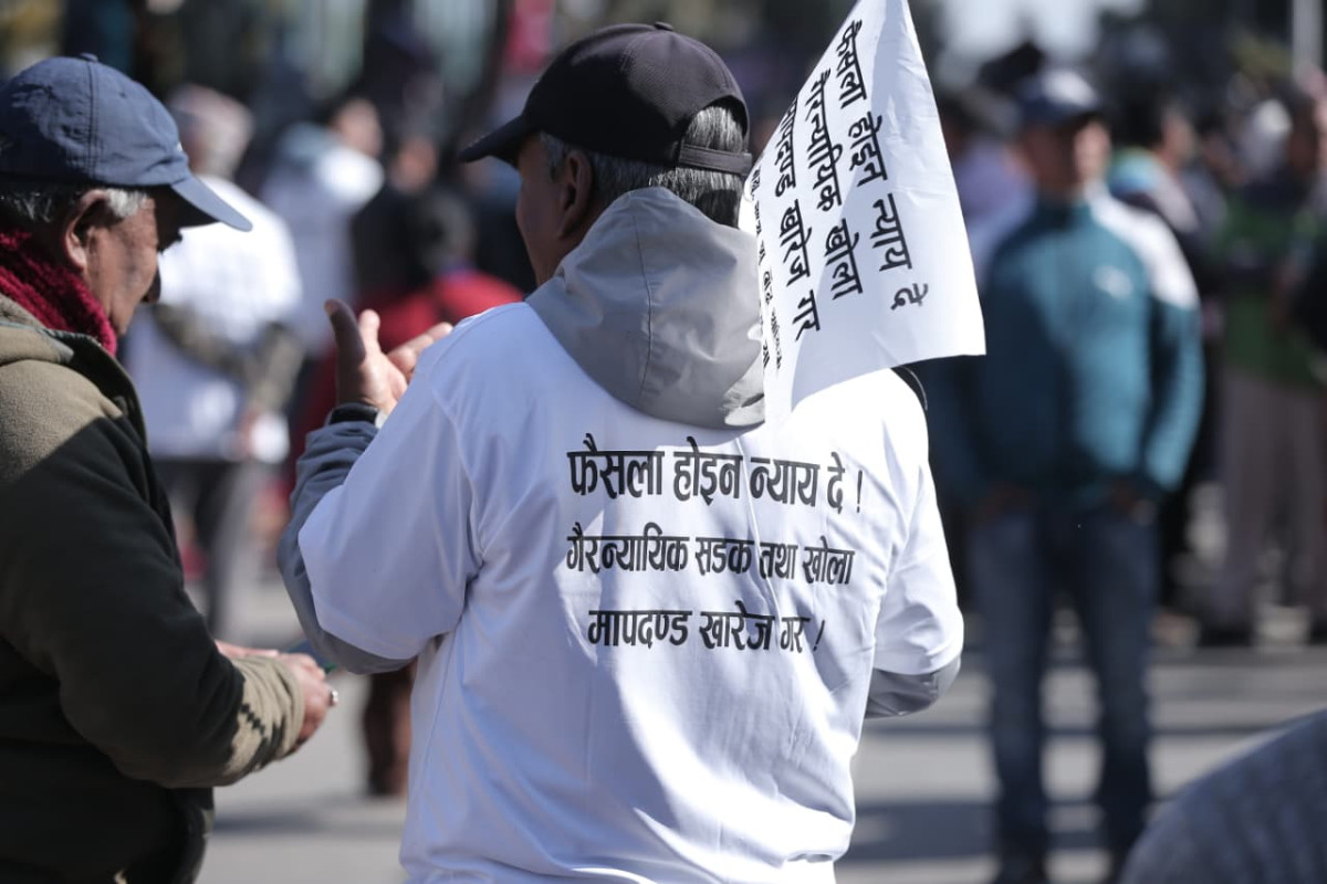खोला मापदण्ड खारेजीको विरोधमा काठमाडौँमा प्रदर्शन (तस्बिरहरू)