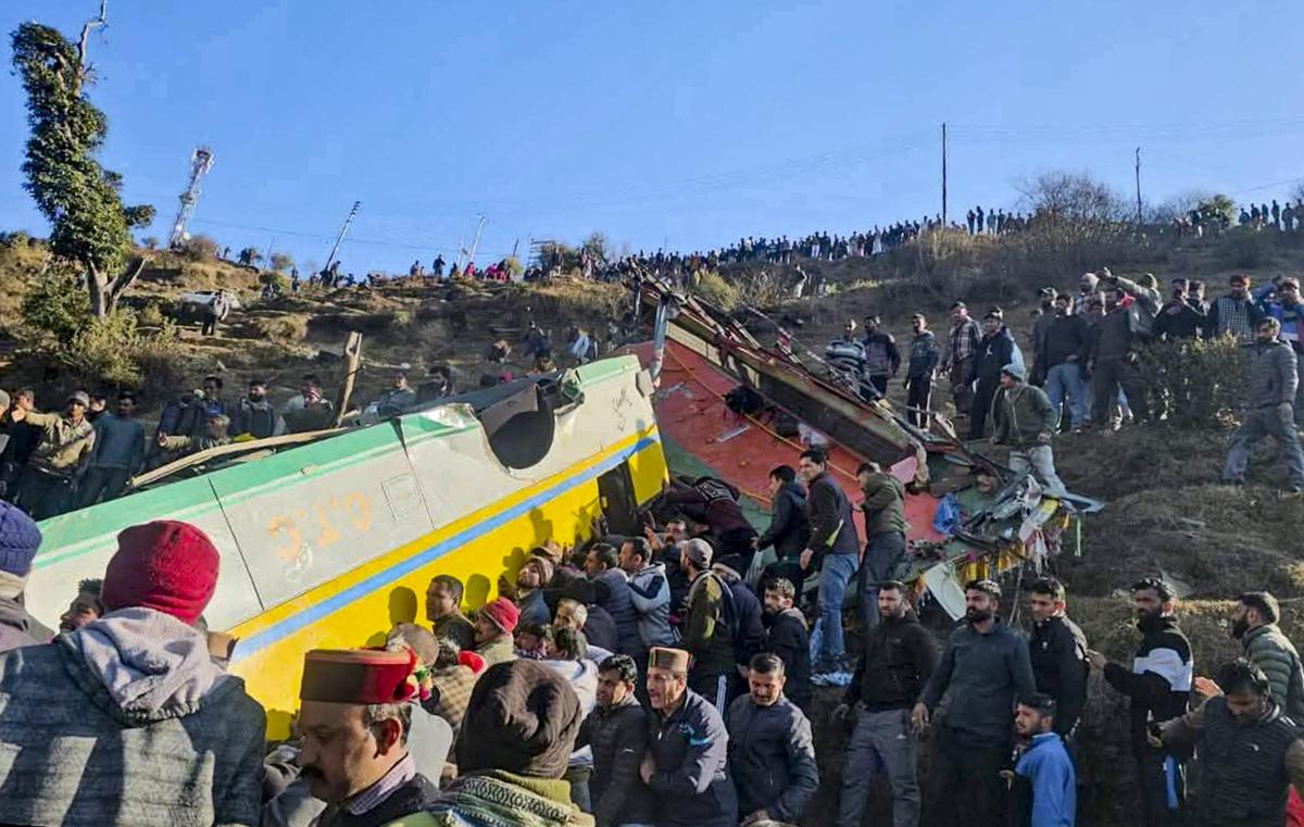 भारतको हिमाचलमा बस दुर्घटनाः ९ जनाको मृत्यु, ४० घाइते