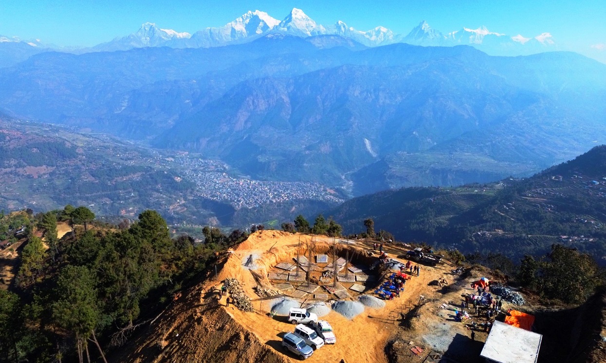 ‘ब्लु हिल’मा धमाधम पर्यटकीय पूर्वाधार निर्माण गरिँदै