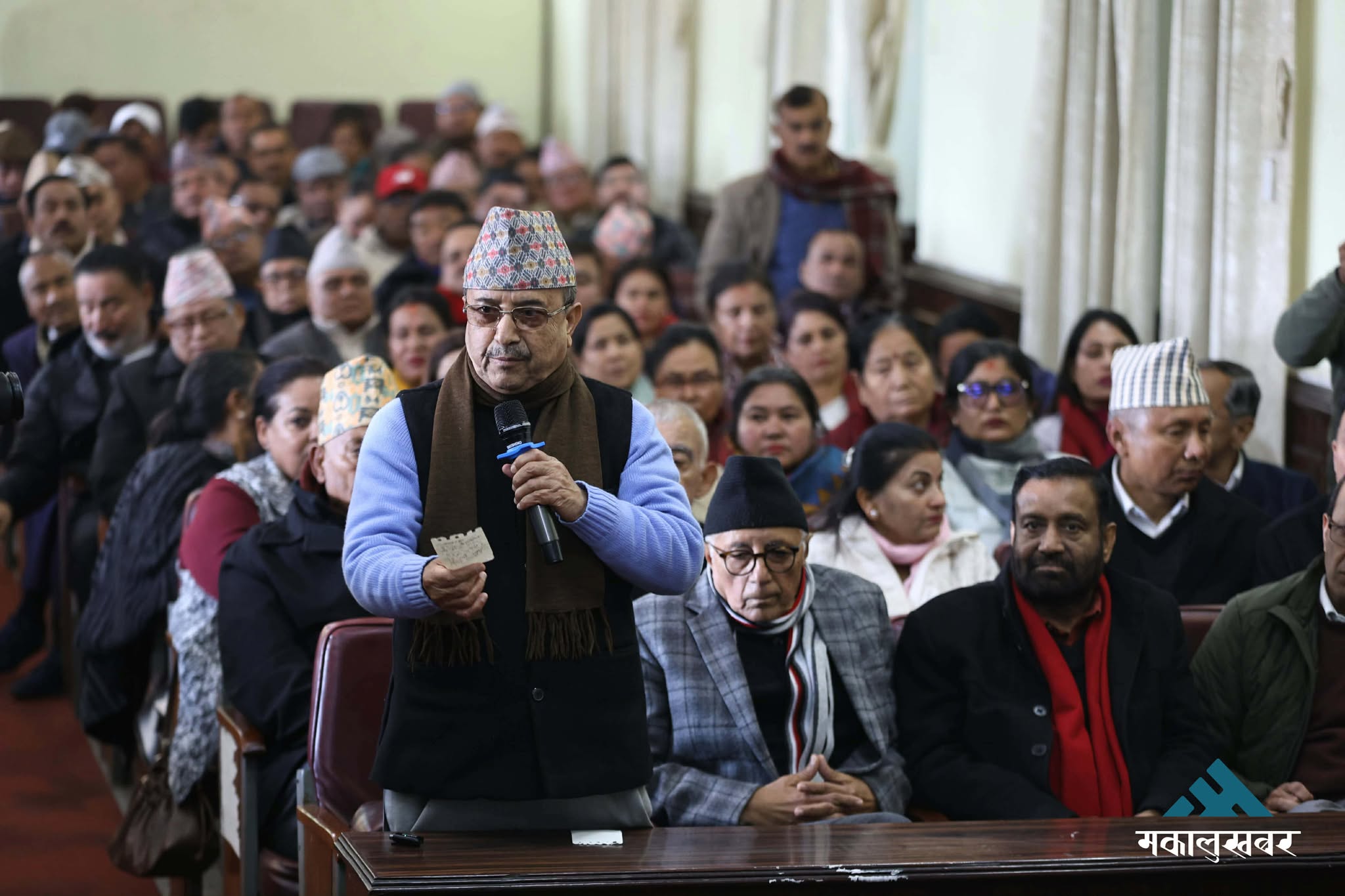 आधिकारिकता जोगाउन आयोग पुग्यो देउवा पक्षको जम्बो टोली (तस्बिरहरू)