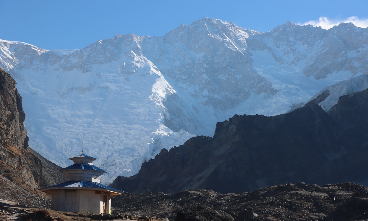 कञ्चनजङ्घा आधार शिविर सुनसान