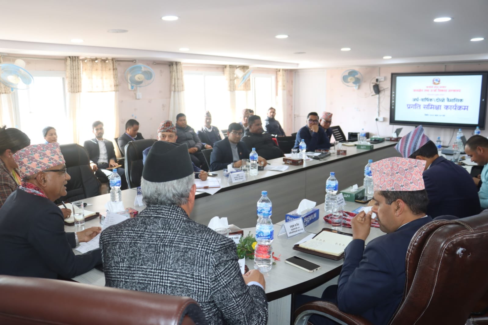 निर्वाचनको वहानामा विकासका काममा ढिलासुस्ती नगर्न मुख्यमन्त्रीको निर्देशन