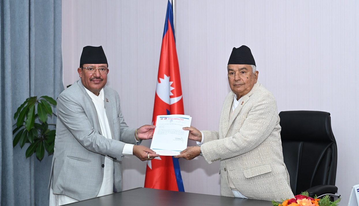 राष्ट्रपतिसमक्ष राष्ट्रियसभा सदस्य निर्वाचनको प्रतिवेदन पेस