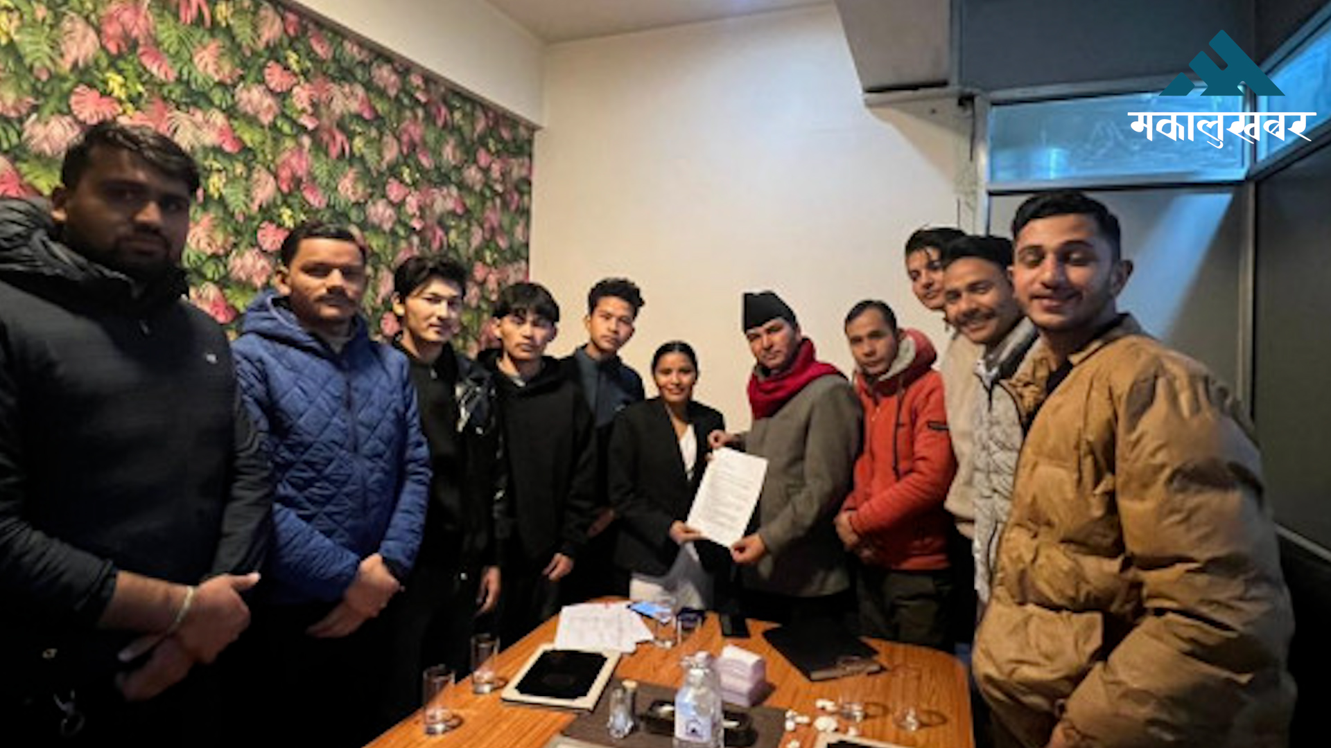 सूचना प्रविधिको उपयोगमा जोड दिन कांग्रेसका बझाङका उम्मेदवार स्नेहीलाई सुझाव