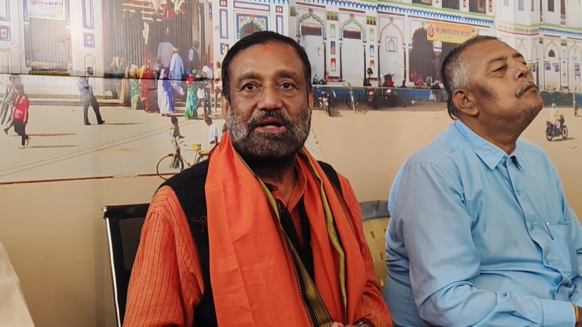 धनुषा-३ मा प्रसूति अस्पताल, रङ्गशाला र मल कारखाना बनाउने विमलेन्द्र निधिको प्रतिबद्धता