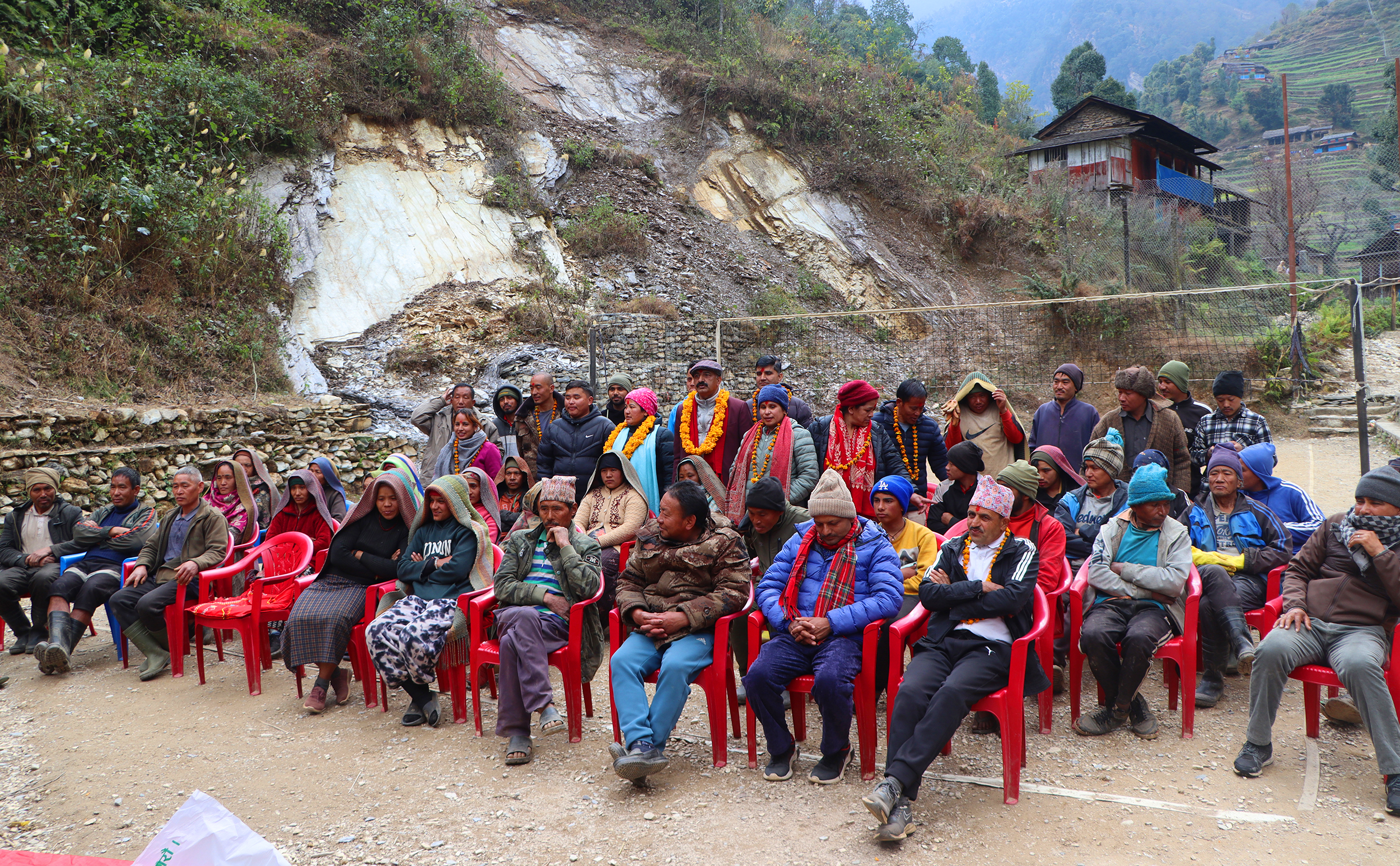 ढोरपाटन मतदाताका प्राथमिकतामा सडक निर्माण र वन्यजन्तु नियन्त्रण