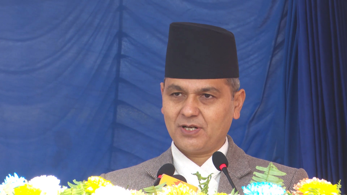 प्रहरीलाई गृहमन्त्रीको निर्देशन- निर्वाचनलाई सफलतापूर्वक सम्पन्न गराउनेगरी आफ्नो भूमिकालाई थप प्रभावकारी बनाउनुस्