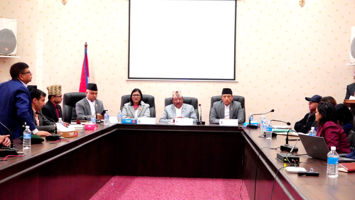 निर्वाचनको पूर्वसन्ध्यामा मत सर्वेक्षण गर्न पाइँदैन: प्रमुख निर्वाचन आयुक्त भण्डारी