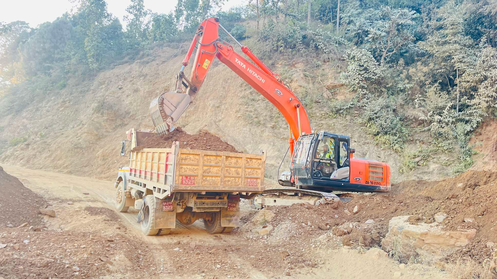 रुद्रवेणी-वामीटक्सार सडक अवरुद्ध हुने