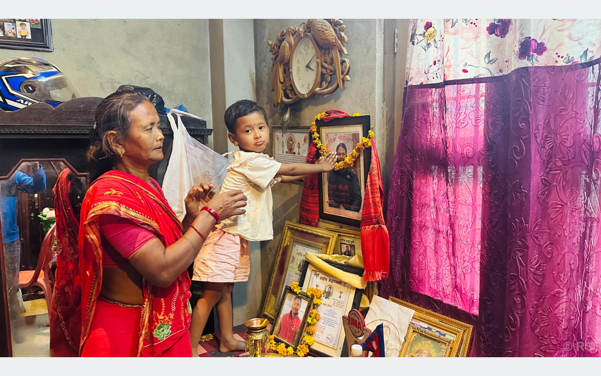 सहिद पुत्री दिवान्सीले सोधिन्- मम्मी, बाबा खोइ ?