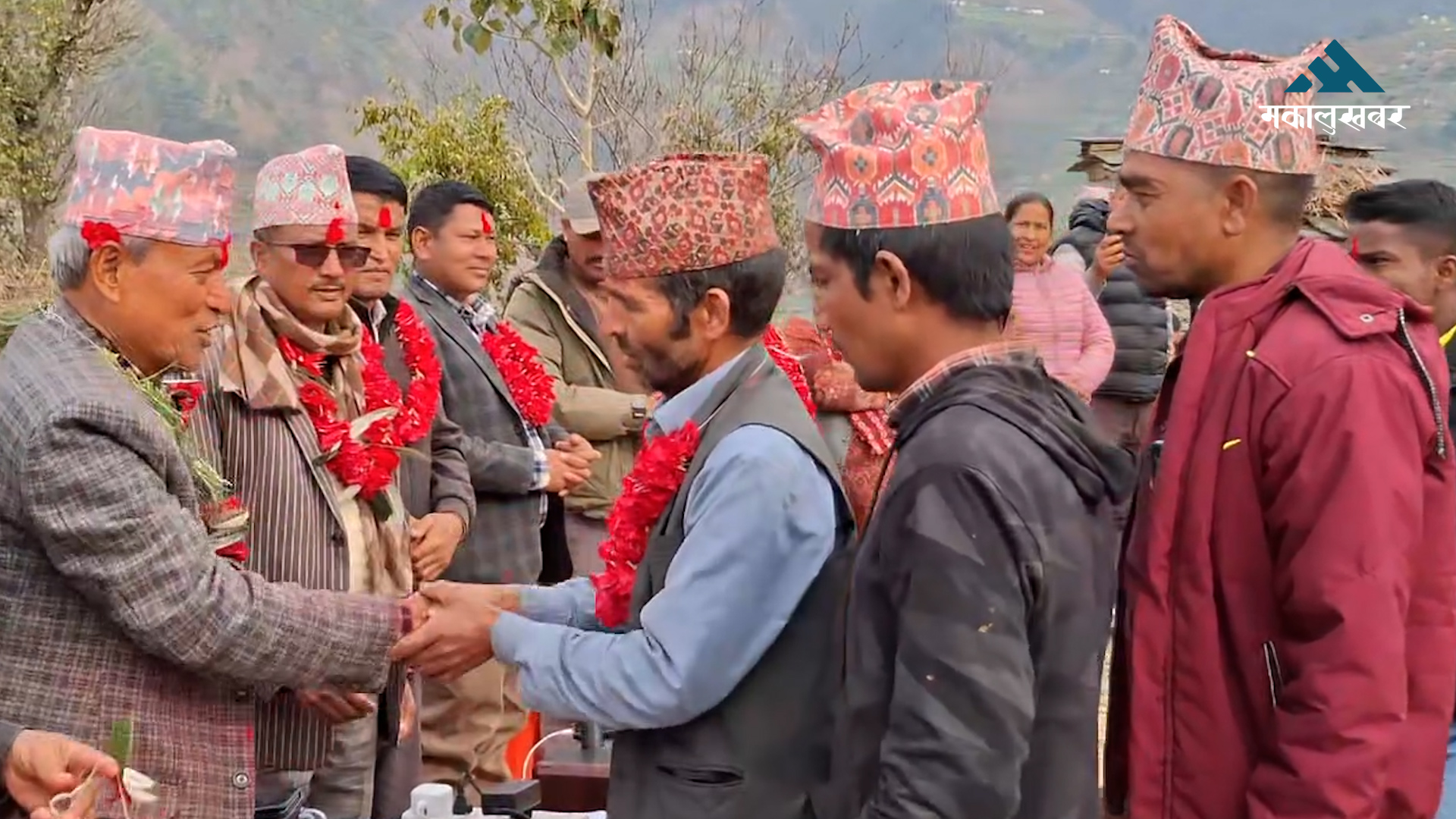 भीम रावललाई जिताउन सिंगो गाउँ नै नेकपा प्रवेश