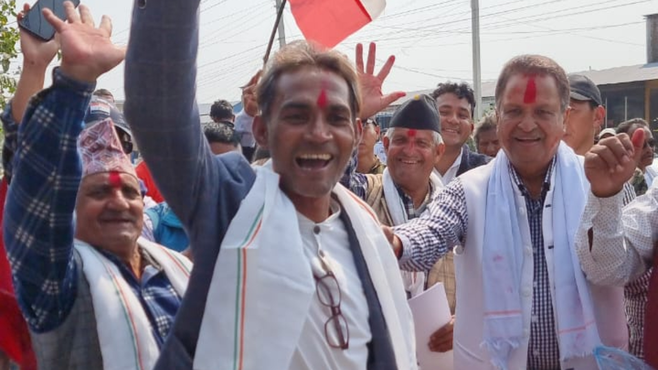 नवलपरासी पश्चिम–१ मा सयौं युवा नेपाली कांग्रेस प्रवेश