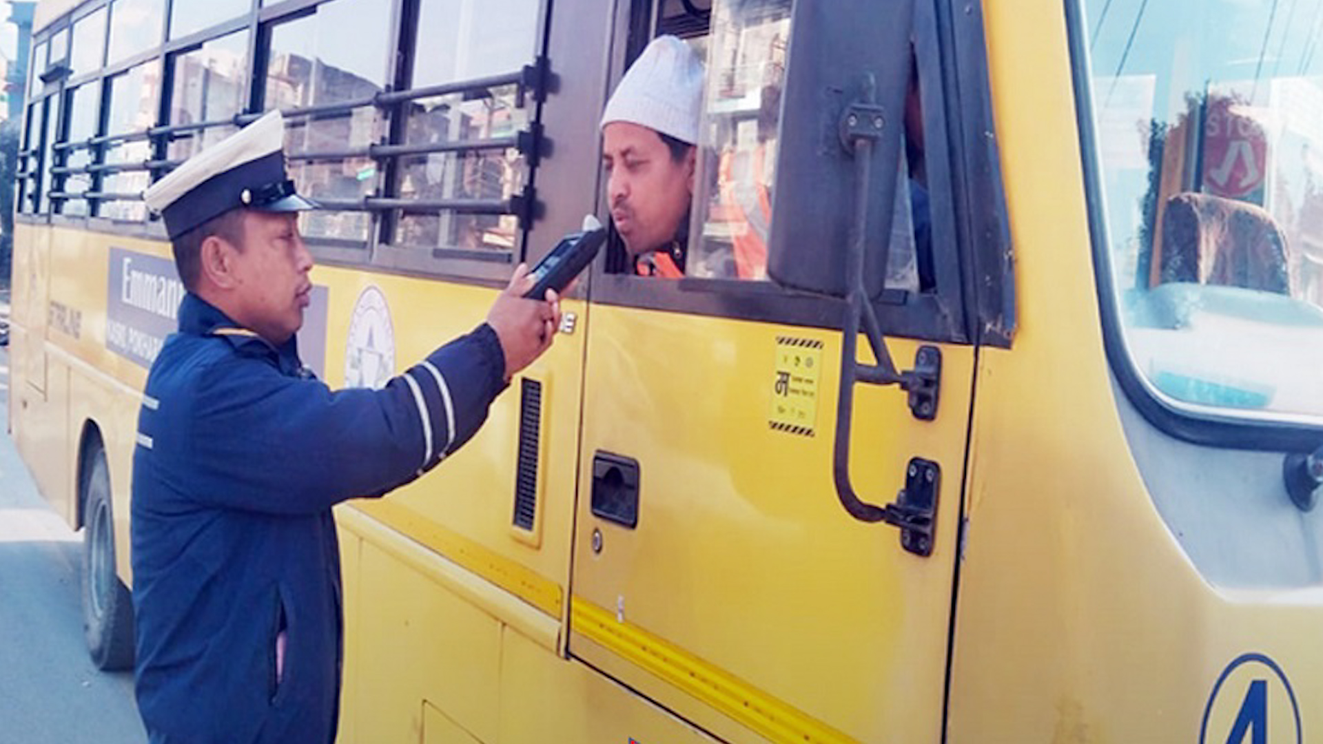 मादकपदार्थ सेवन गरी स्कुल बस चलाउने पाँच चालक पक्राउ