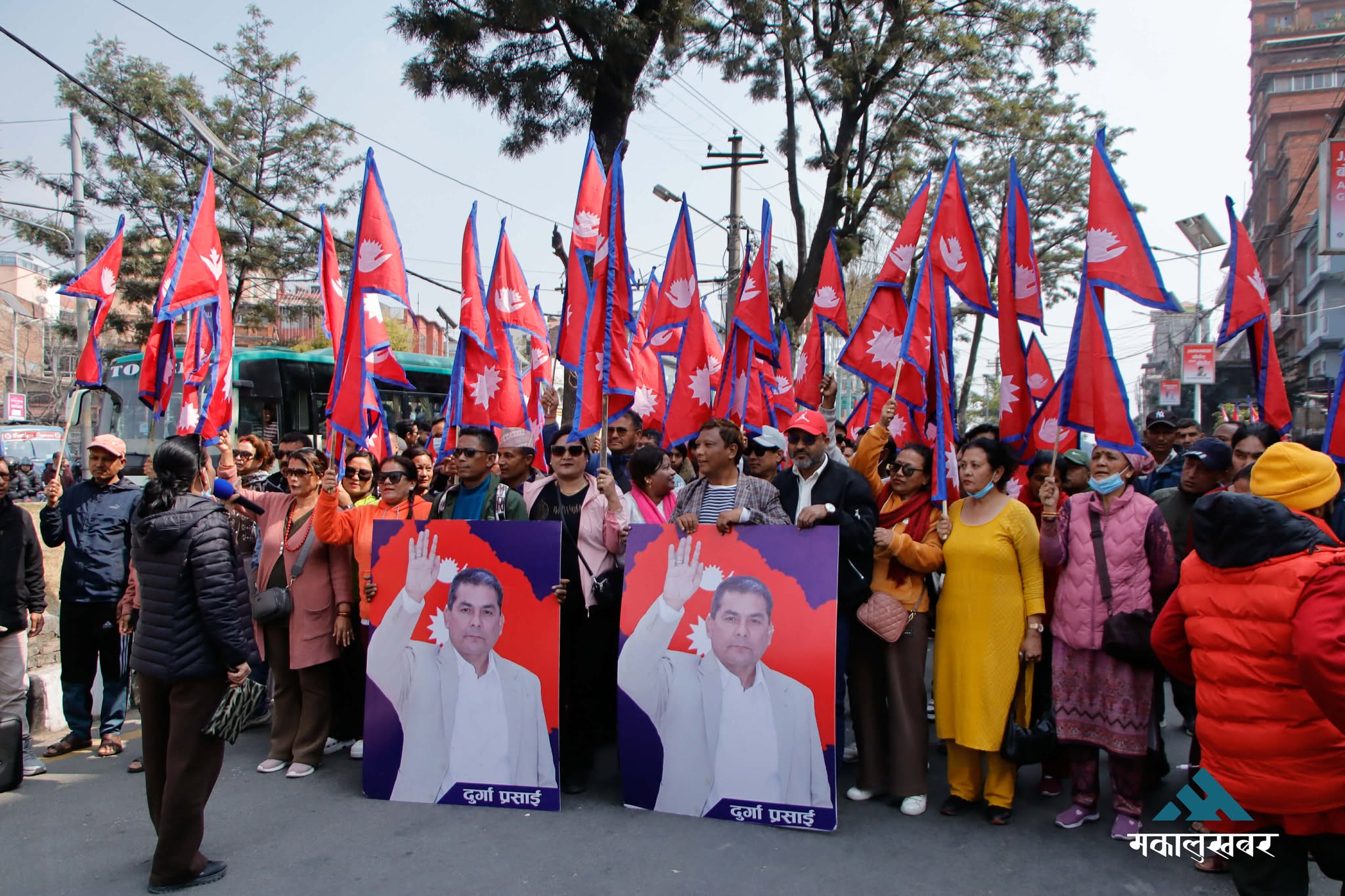 दुर्गा प्रसाईँका समर्थक सडकमा (तस्बिरहरू)