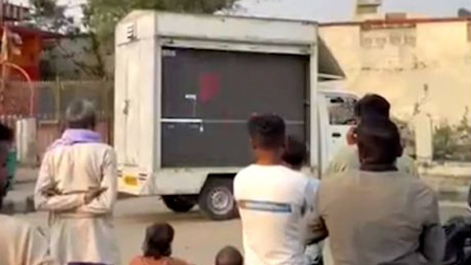 जनकपुरमा बीबीसी डकुमेन्ट्री प्रदर्शन गर्दा रास्वपा कार्यकर्ता पक्राउ, दुई गाडी फरार