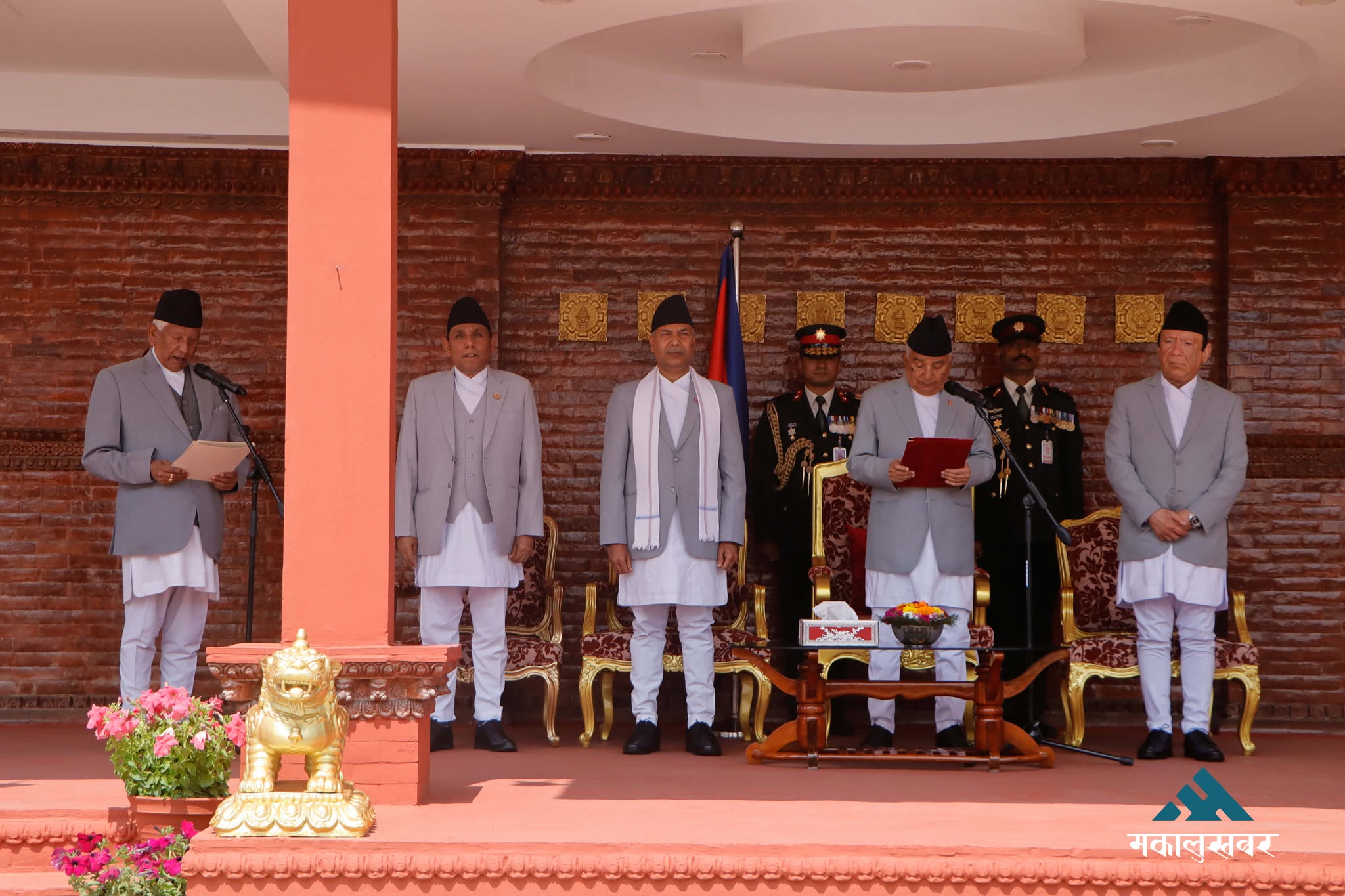 प्रतिनिधिसभाका ज्येष्ठ सदस्य अर्जुननरसिंह केसीले लिए शपथ (तस्बिरहरू)