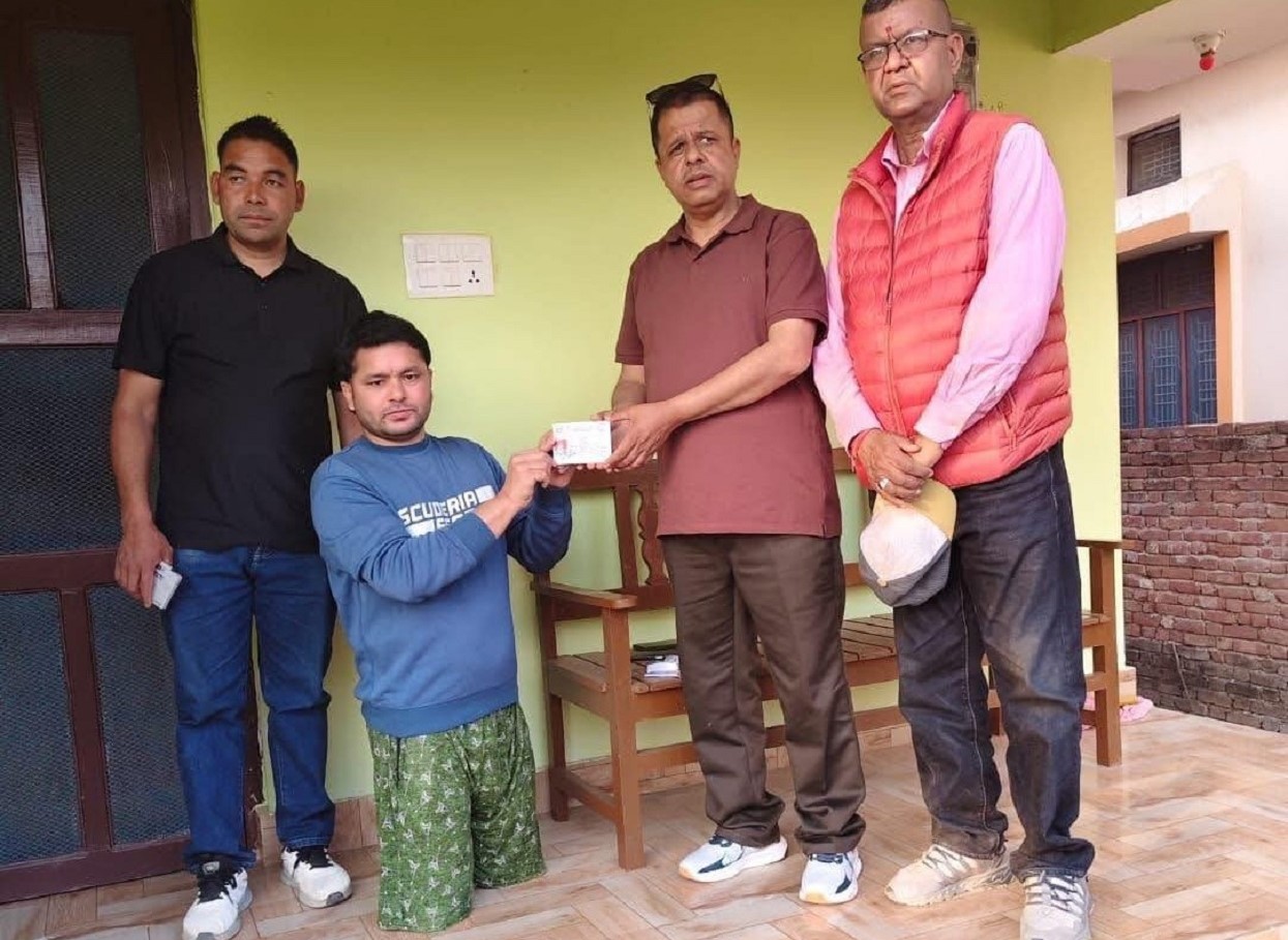 अपाङ्गता भएकालाई घरमै नागरिकता वितरण