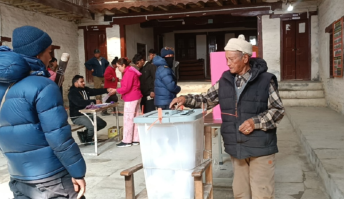 मुस्ताङमा १२ बजेसम्म ४२.८४ प्रतिशत मतदान