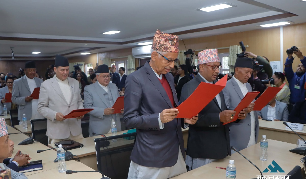राष्ट्रियसभाका नवनिर्वाचित सदस्यद्वारा शपथ ग्रहण (तस्बिरहरू)