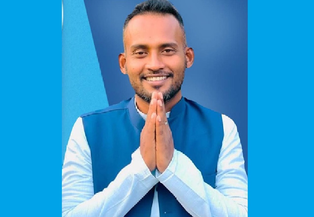 सपथ समारोहमा ढिलो पुगेका सांसद महतोद्वारा सपथ ग्रहण