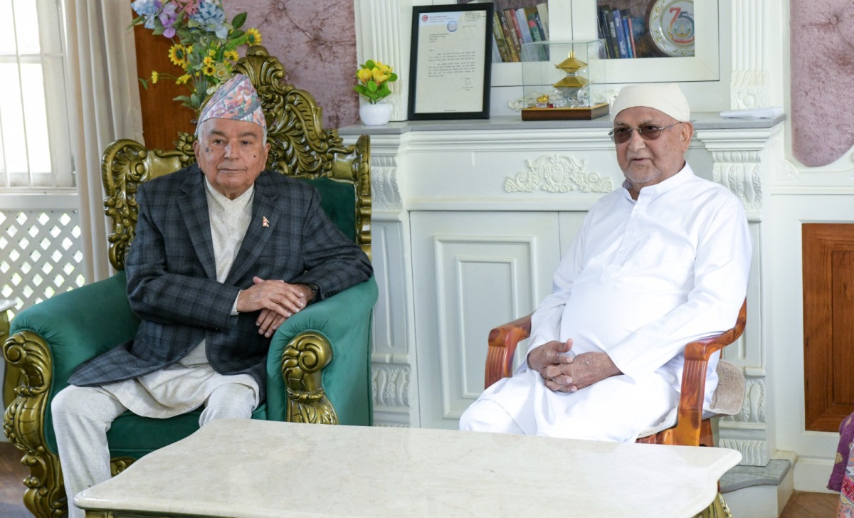 राष्ट्रपति पौडेलद्वारा पूर्वप्रधानमन्त्री ओलीलाई समवेदना प्रकट (तस्बिरहरू)